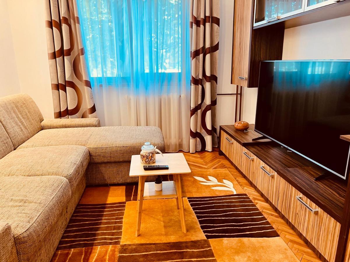 Adona Residence Oradea Εξωτερικό φωτογραφία